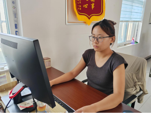 李秀茹工作照