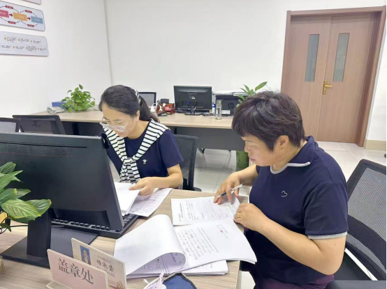 杨淑莹工作照